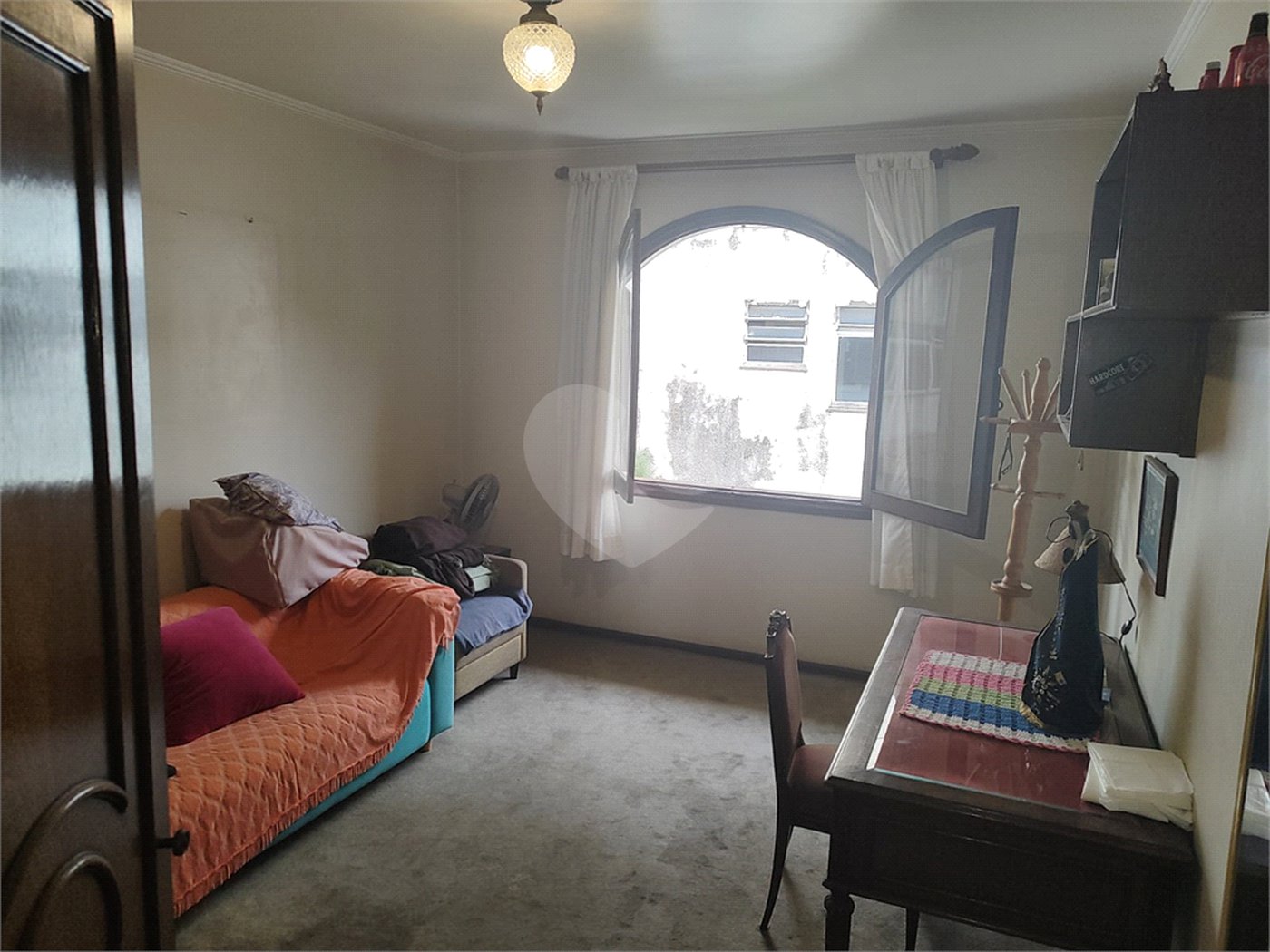 Casa à venda com 4 quartos, sendo 2 suítes, no condomínio Chácara das Rosas, São Paulo - SP