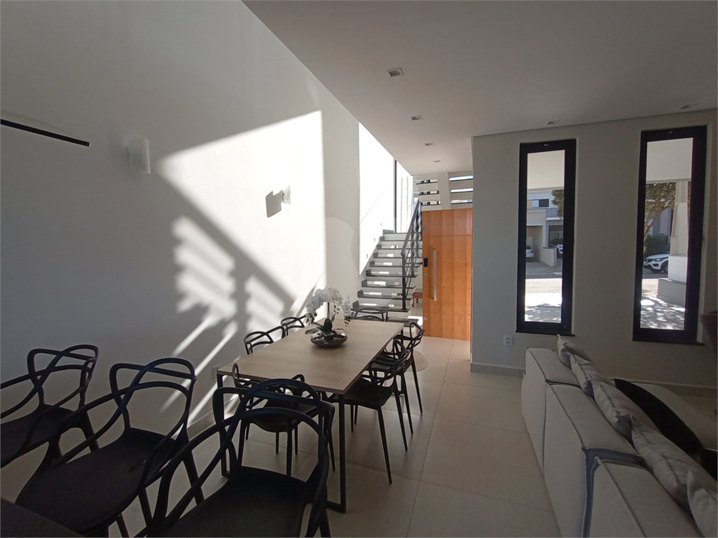 Casa à venda com 3 quartos, sendo 1 suíte, no condomínio Lago dos Ipês, Itapetininga - SP