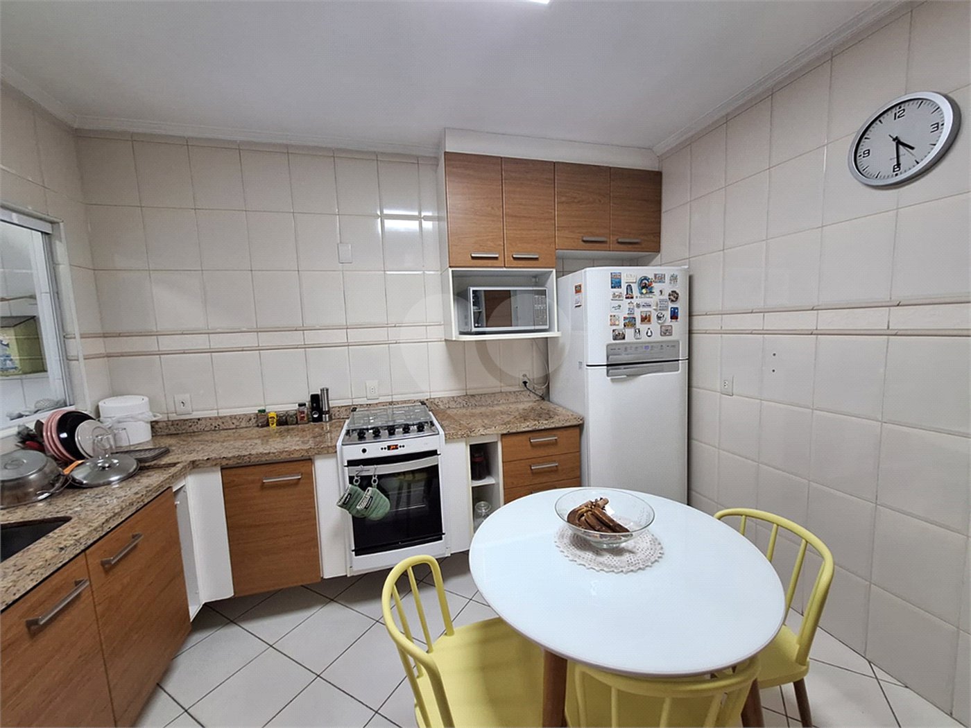 Casa à venda com 3 quartos, sendo 1 suíte, no condomínio Villaggio Tronchim, São Paulo - SP