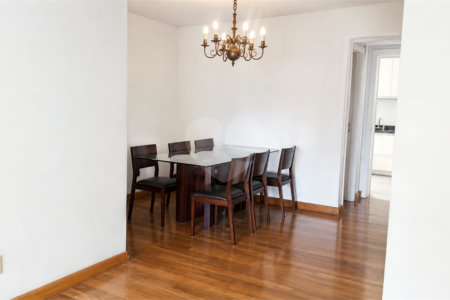 Apartamento à venda com 3 quartos, sendo 1 suíte, em Jardim das Acácias, São Paulo, SP