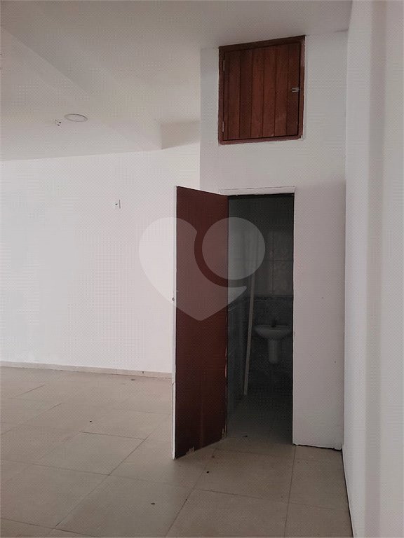 Salão para alugar em Vila Romanópolis, Ferraz de Vasconcelos, SP