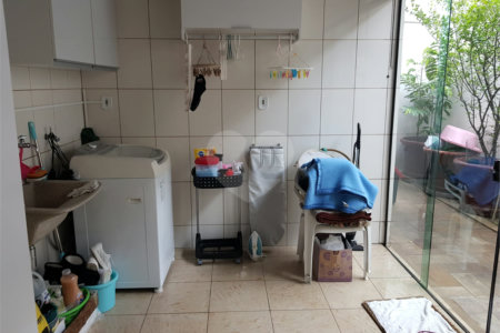 Sobrado à venda com 2 quartos, sendo 1 suíte, em Chácara Jafet, Mogi das Cruzes, SP