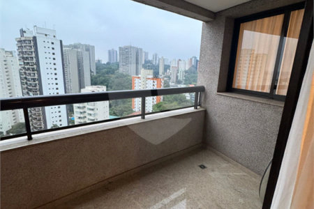 Apartamento à venda com 3 suítes em Vila Suzana, São Paulo, SP