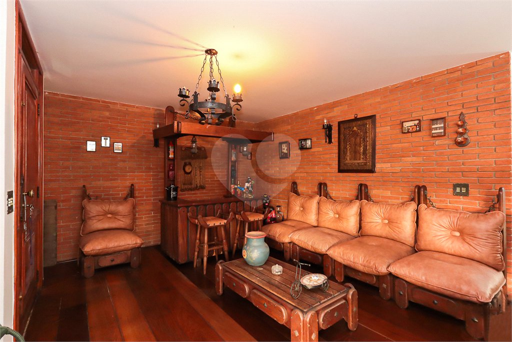 Casa à venda com 4 quartos, sendo 1 suíte, em Brooklin, São Paulo, SP