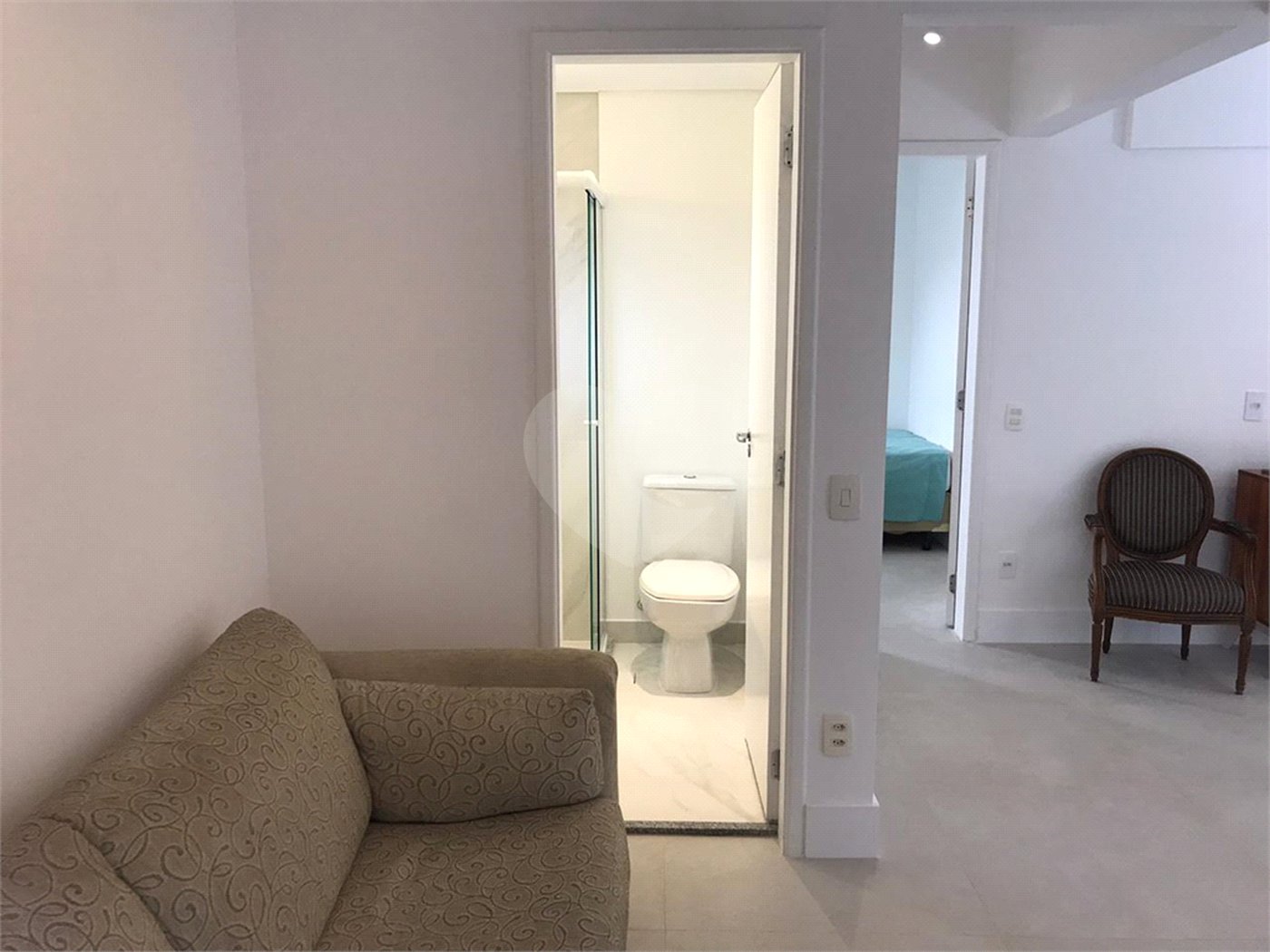 APARTAMENTO 2 QUARTOS (1 SUÍTE) À VENDA NO PARAÍSO