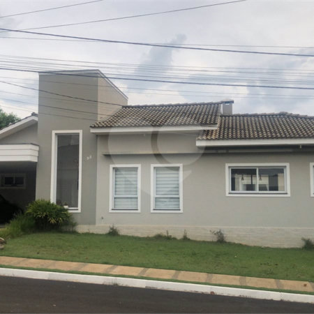 Casa à venda com 4 quartos, sendo 3 suítes, no condomínio Lago da Serra, Araçoiaba da Serra - SP