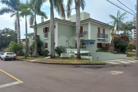 Sobrado no Condomínio Faber 1