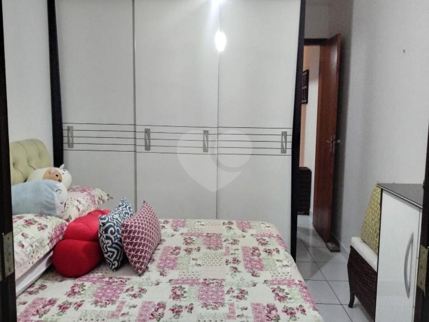 Casa à venda com 3 quartos, sendo 1 suíte, no condomínio Alcides Moreira, São Paulo - SP