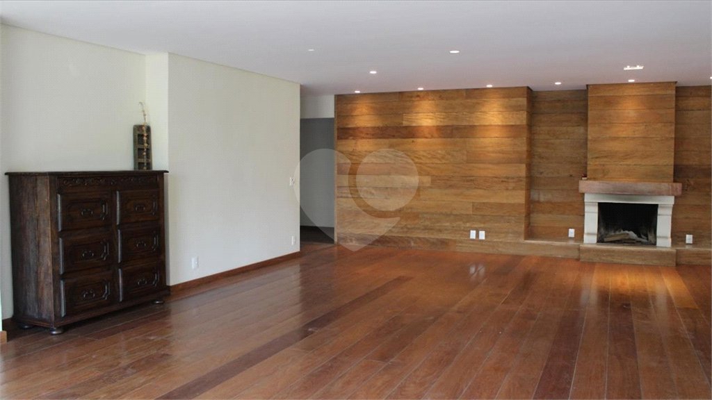 Casa para alugar com 4 suítes no condomínio Vinhas da Vista Alegre - Lado Café, Vinhedo - SP