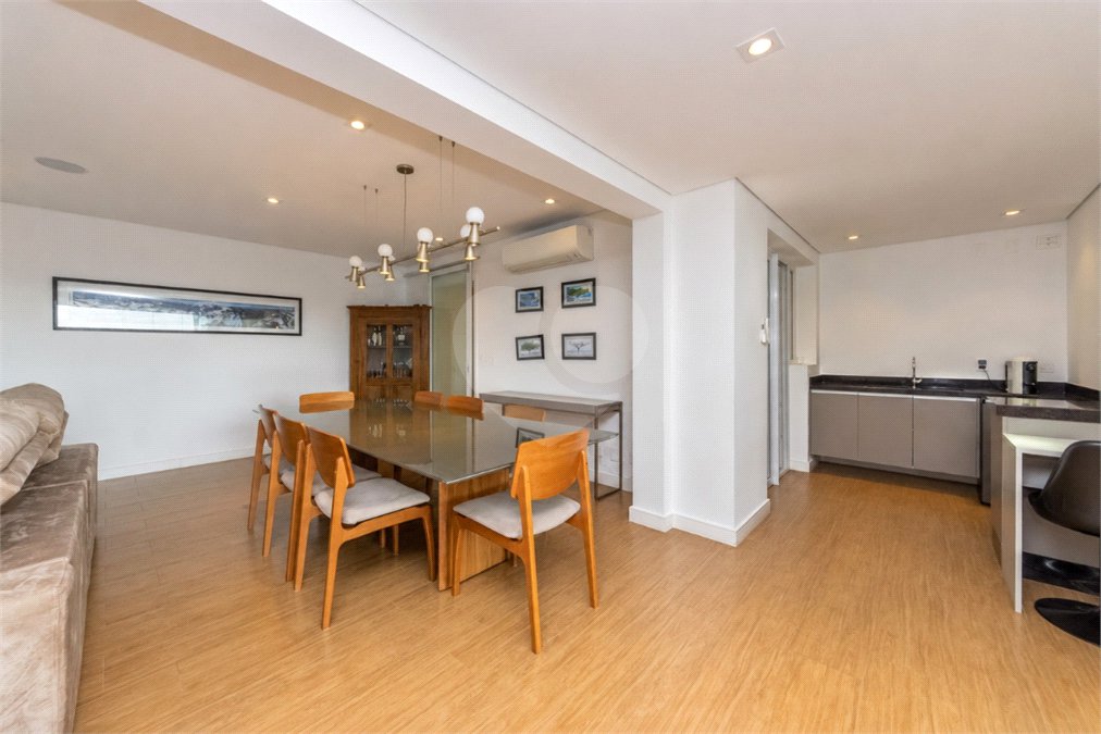Apartamento à venda com 4 quartos, sendo 3 suítes, em Chácara Santo Antônio (zona Sul), São Paulo, SP
