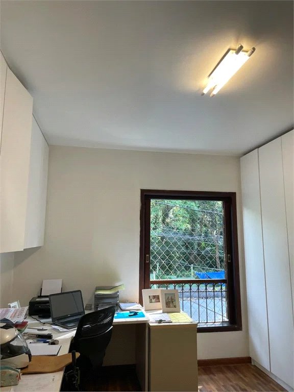 Casa à venda com 4 quartos, sendo 1 suíte,  em Vila Morumbi, São Paulo, SP