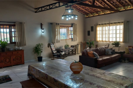 Chácara à venda com 4 quartos, sendo 1 suíte,  em Loteamento Quinta da Mata, Ibiúna, SP