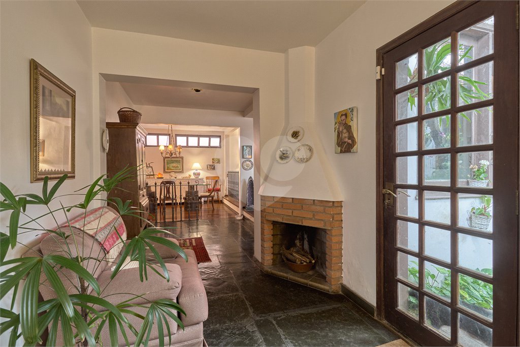 Casa à venda com 4 suítes em Granja Julieta, São Paulo, SP