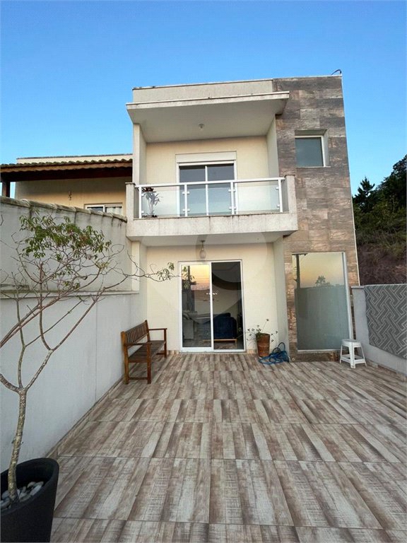 Casa à venda com 3 suítes no condomínio Residencial Rubi, Mogi das Cruzes - SP