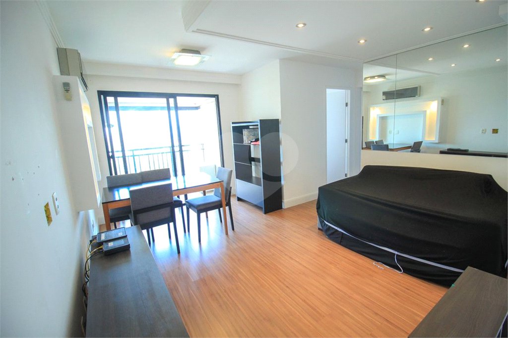 Apartamento à venda com 3 quartos, sendo 1 suíte,  em Mooca, São Paulo, SP