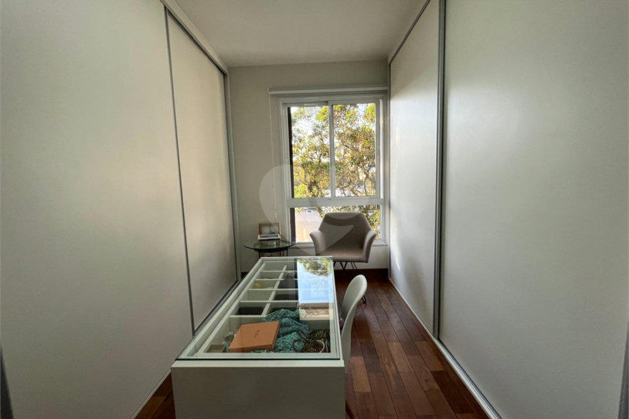 Casa à venda com 3 suítes no condomínio Domus, São Paulo - SP