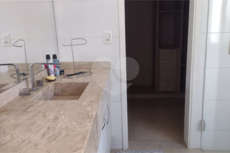 Casa à venda com 3 quartos, sendo 1 suíte, no condomínio Residencial Bouganville, Araraquara - SP