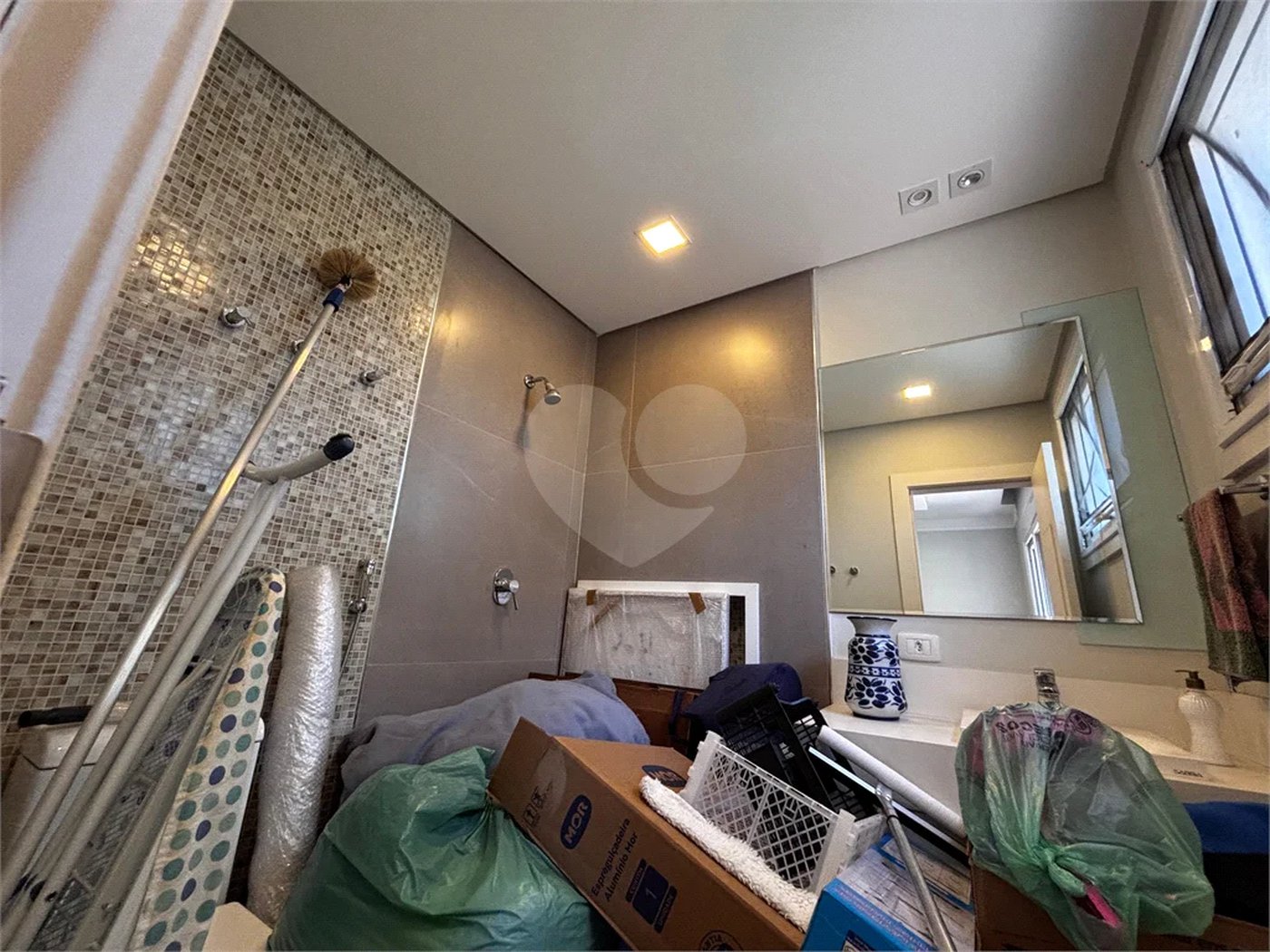 Casa à venda com 4 quartos, sendo 3 suítes, no condomínio Reserva Nova Cantareira, São Paulo - SP