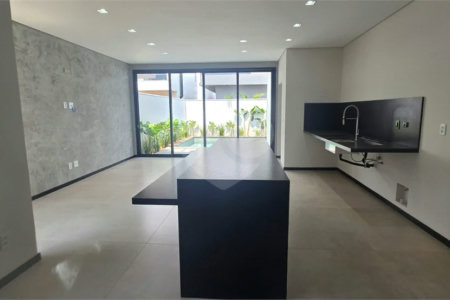 Casa à venda com 5 suítes no condomínio Parque Faber IV, São Carlos - SP