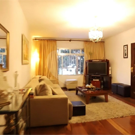 Sobrado à venda com 3 quartos, sendo 1 suíte, em Chora Menino, São Paulo, SP