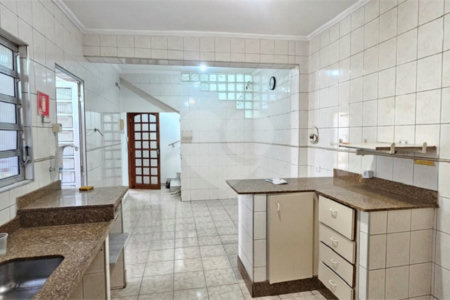 Sobrado à venda com 5 quartos, sendo 1 suíte, em Interlagos, São Paulo, SP