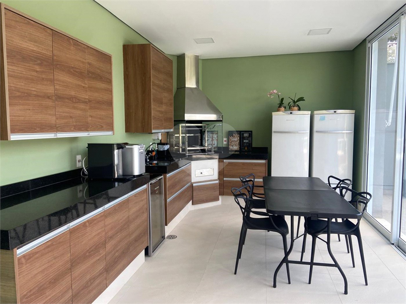 Casa à venda ou para alugar com 4 suítes no condomínio Residencial Gênesis 1, Santana de Parnaíba - SP