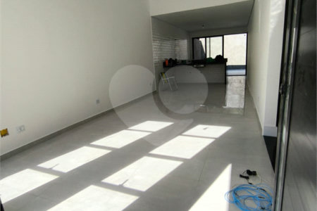 Casa à venda com 3 quartos, sendo 1 suíte, no condomínio Villagio Brasil, Atibaia - SP