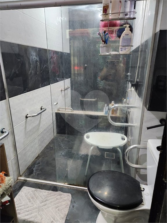 Sobrado à venda ou para alugar com 3 quartos, sendo 13 suítes, em Jardim São Paulo(zona Norte), São Paulo, SP