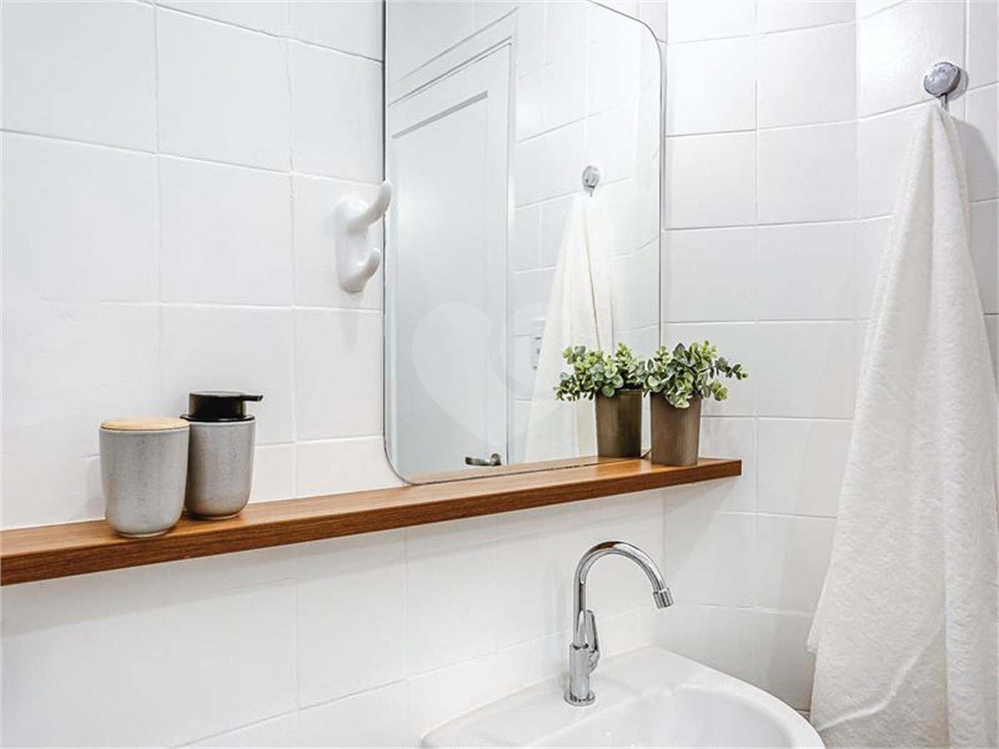 Apartamento à venda com 3 quartos, sendo 1 suíte, em Itaim Bibi, São Paulo, SP