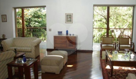 Casa Térrea à venda com 4 quartos, sendo 2 suítes,  em Vila Tramontano, São Paulo, SP