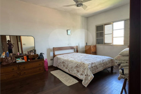 Casa à venda com 4 quartos, sendo 1 suíte,  em Vila Romão, Salto, SP