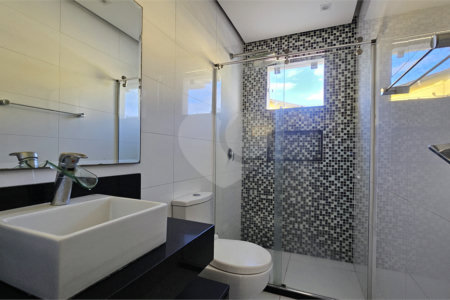 Casa à venda com 3 suítes no condomínio Golden Village., Rio de Janeiro - RJ