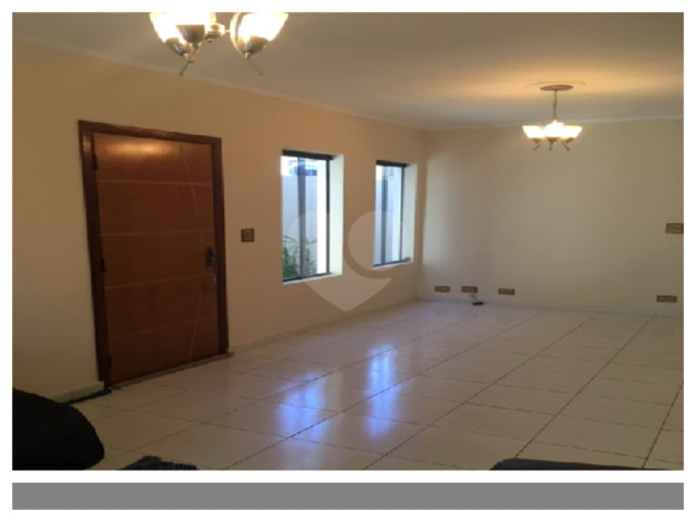 Sobrado à venda com 3 quartos, sendo 1 suíte,  em Vila Guilherme, São Paulo, SP