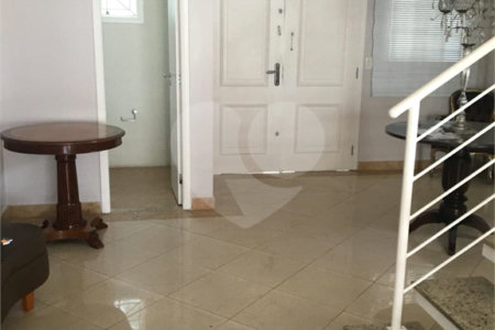 Sobrado à venda com 4 quartos, sendo 1 suíte, em Jardim Virginia Bianca, São Paulo, SP