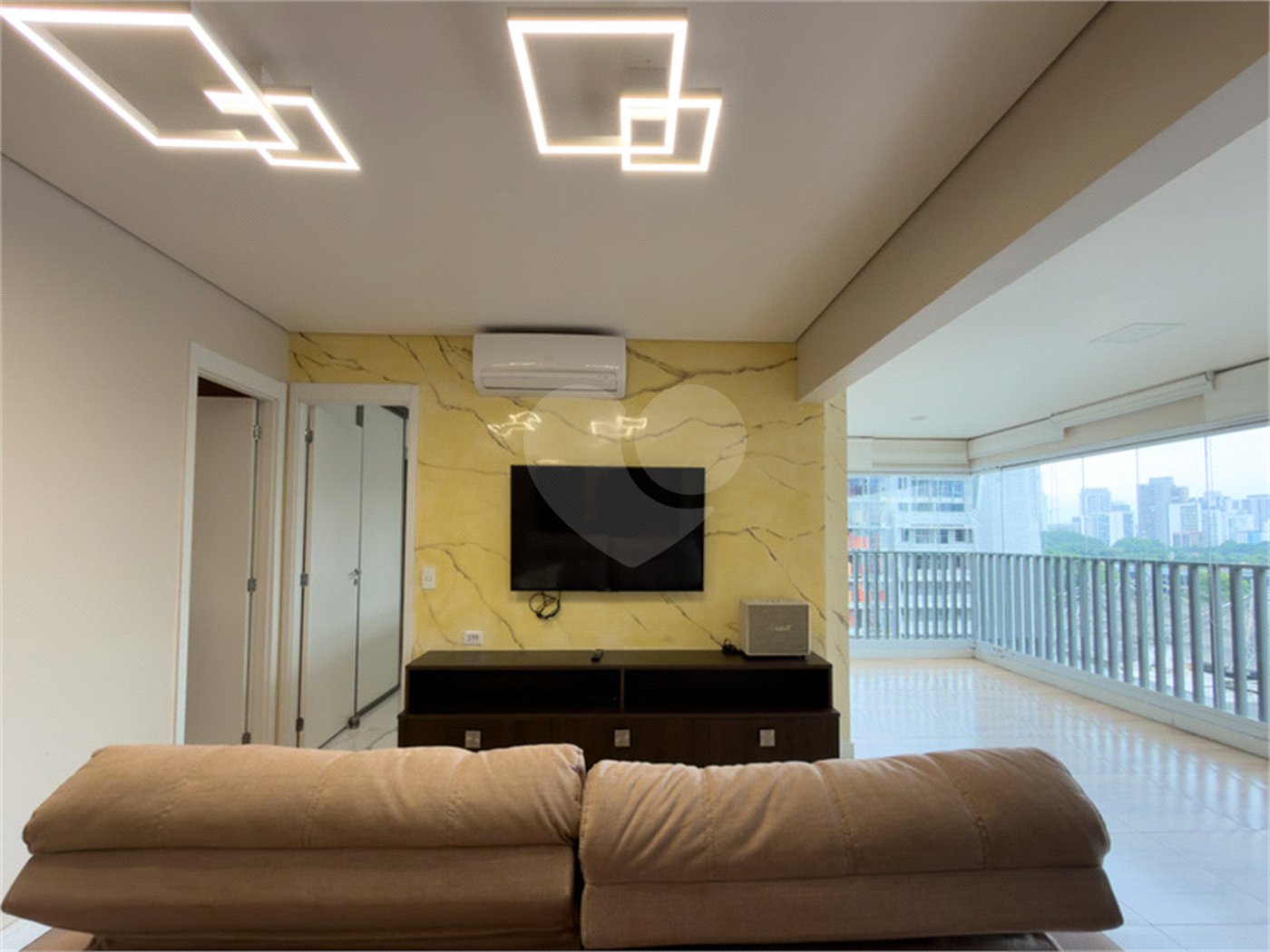 Apartamento à venda com 4 quartos, sendo 2 suítes, em Pinheiros, São Paulo, SP