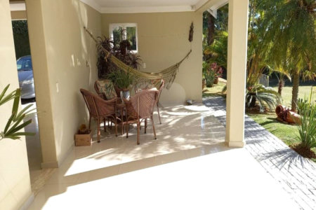 Casa à venda com 3 quartos, sendo 1 suíte,  em Bosque, Vinhedo, SP