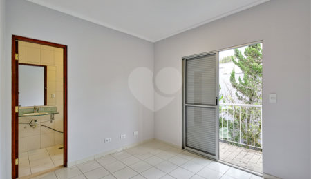 Casa à venda com 3 quartos, sendo 1 suíte, em Alto da Boa Vista, São Paulo, SP