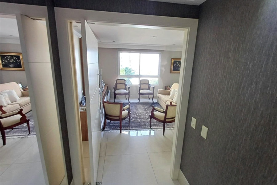 Apartamento à venda com 3 suítes em Santa Teresinha, São Paulo, SP