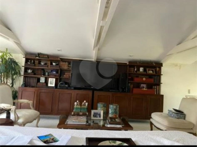 Casa Térrea à venda ou para alugar com 4 quartos, sendo 2 suítes,  em Jardim Guedala, São Paulo, SP