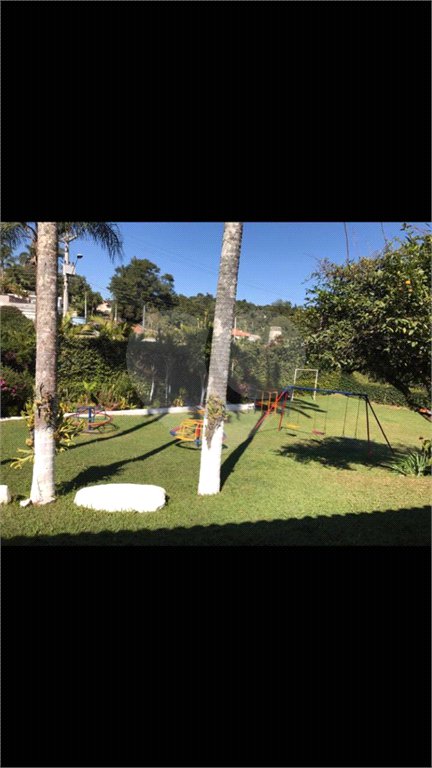 Chácara à venda com 4 quartos, sendo 1 suíte,  em Parque dos Jacarandás, Arujá, SP
