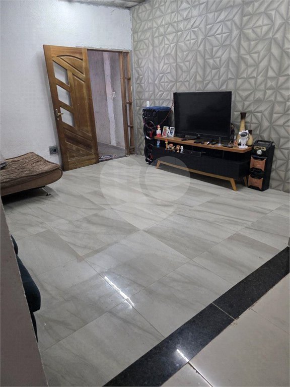 Casa à venda com 3 quartos, sendo 1 suíte,  em Jardim Universo, Mogi das Cruzes, SP