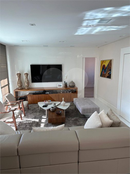 Apartamento à venda com 3 suítes em Vila Suzana, São Paulo, SP