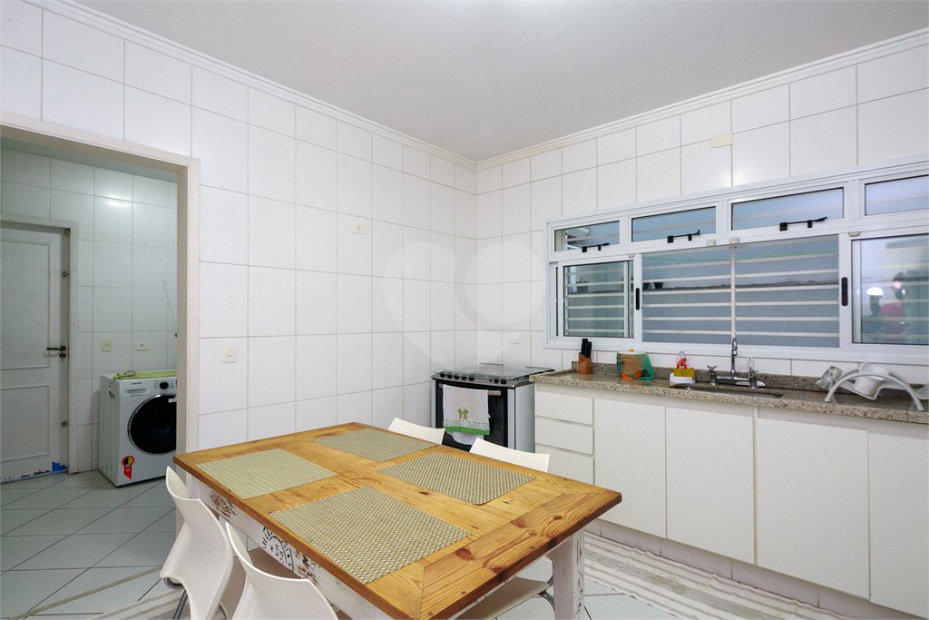 Sobrado à venda com 4 quartos, sendo 3 suítes, em Brooklin, São Paulo, SP