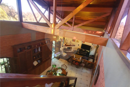 Casa à venda com 4 quartos, sendo 2 suítes,  no condomínio Vinhas da Vista Alegre - Lado Café, Vinhedo - SP