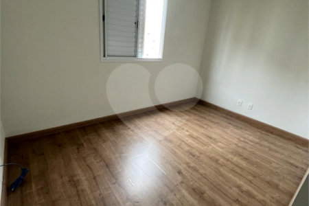 Apartamento à venda com 3 quartos, sendo 1 suíte,  em Parque Reboucas, São Paulo, SP