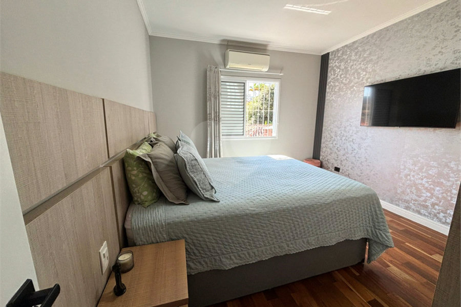 Casa à venda com 3 quartos, sendo 1 suíte, no condomínio Mira Estrela, São Paulo - SP