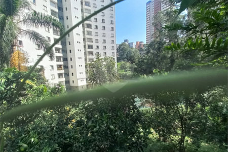 Apartamento à venda com 3 quartos, sendo 1 suíte, em Vila Andrade, São Paulo, SP