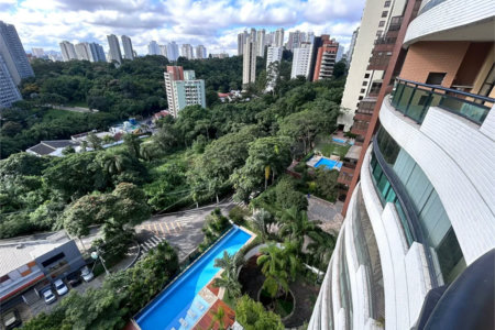 Apartamento à venda com 3 suítes em Vila Suzana, São Paulo, SP