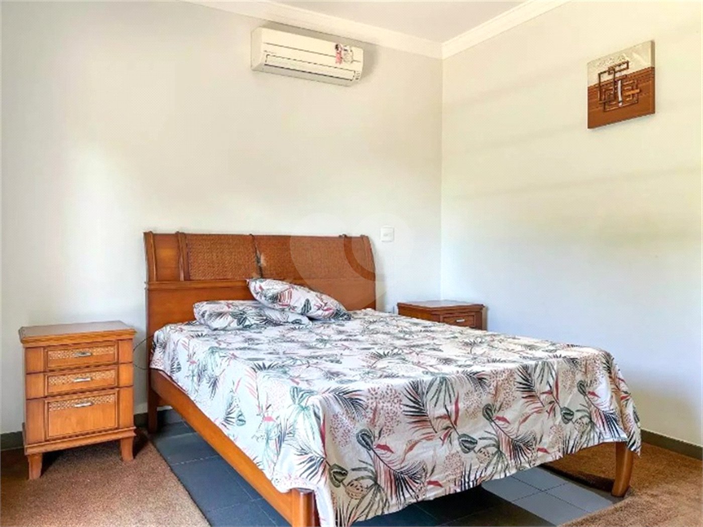Casa à venda com 3 suítes no condomínio Portal do Lago, Valinhos - SP