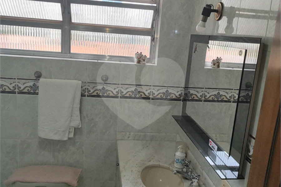 Casa à venda com 4 quartos, sendo 2 suítes, no condomínio Chácara das Rosas, São Paulo - SP